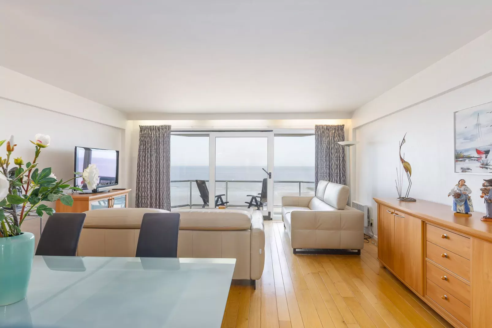 Mistral 0901-Living room