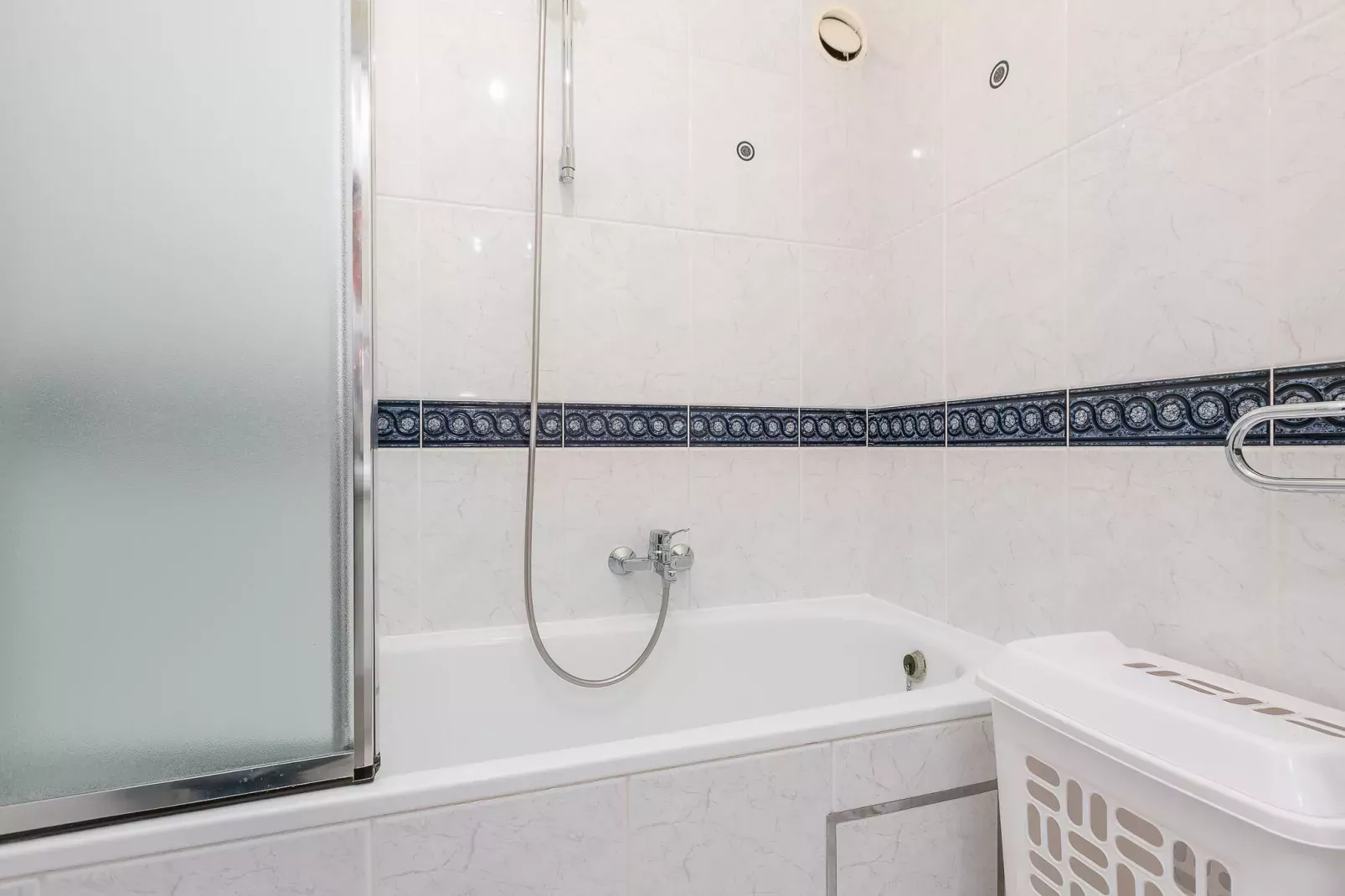 Mistral 0901-Bathroom