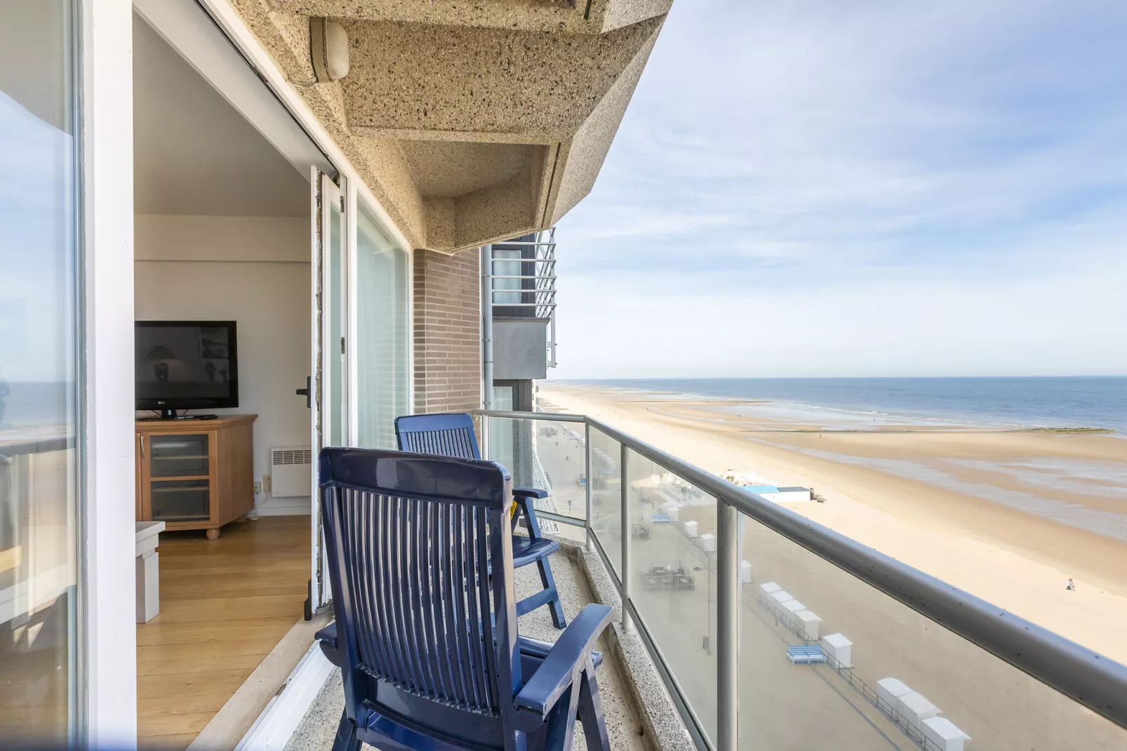 Mistral 0901-Terrace balcony