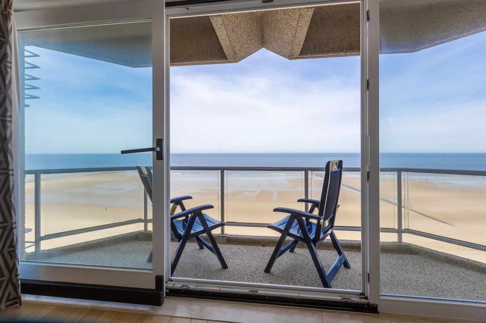 Mistral 0901-Terrace balcony