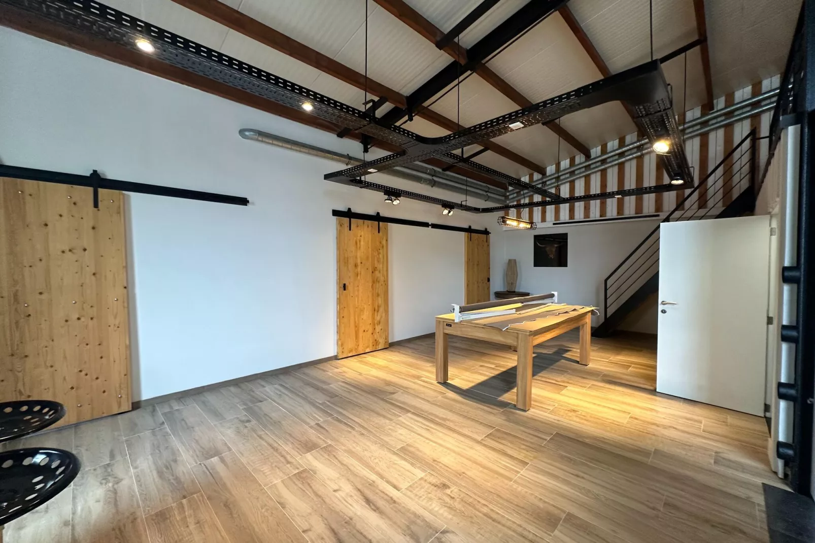 Gite à la ferme avec Piscine intérrieur  sauna et bains à remous-Salle de loisirs
