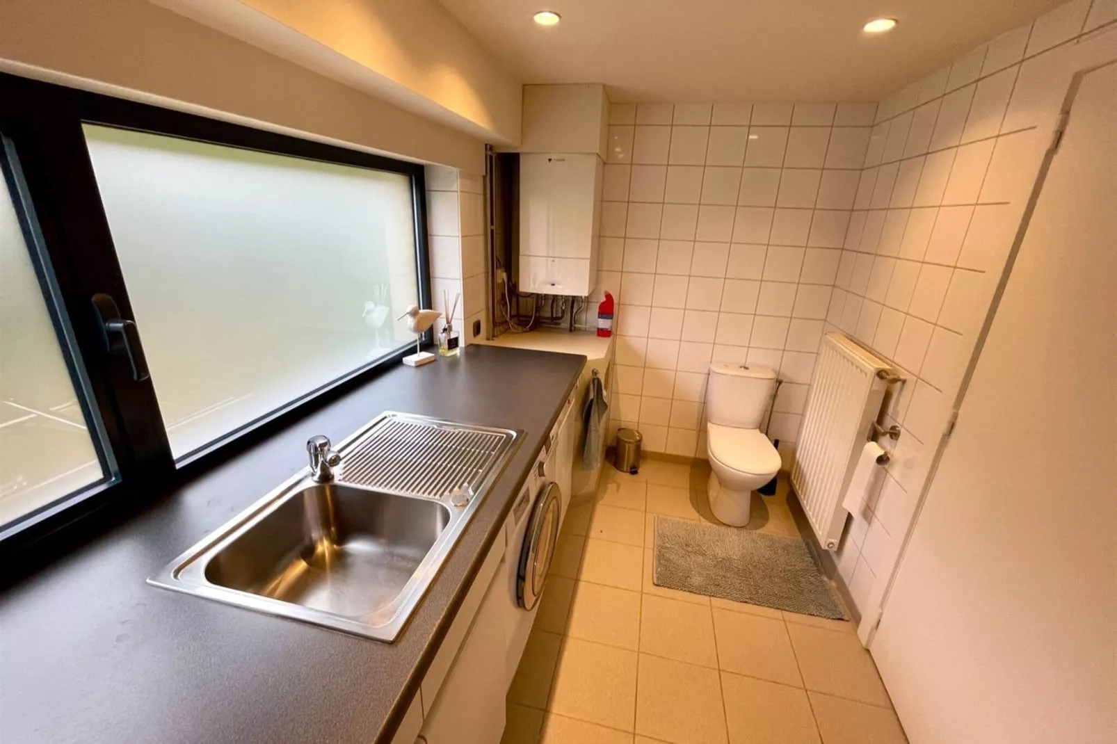 Omaar-Bathroom