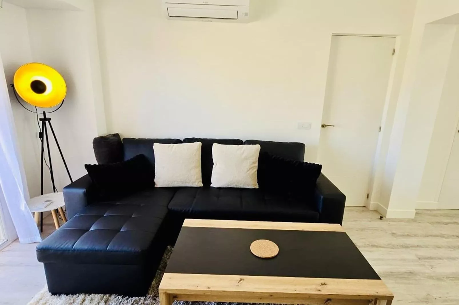 JUNGLE-Living room