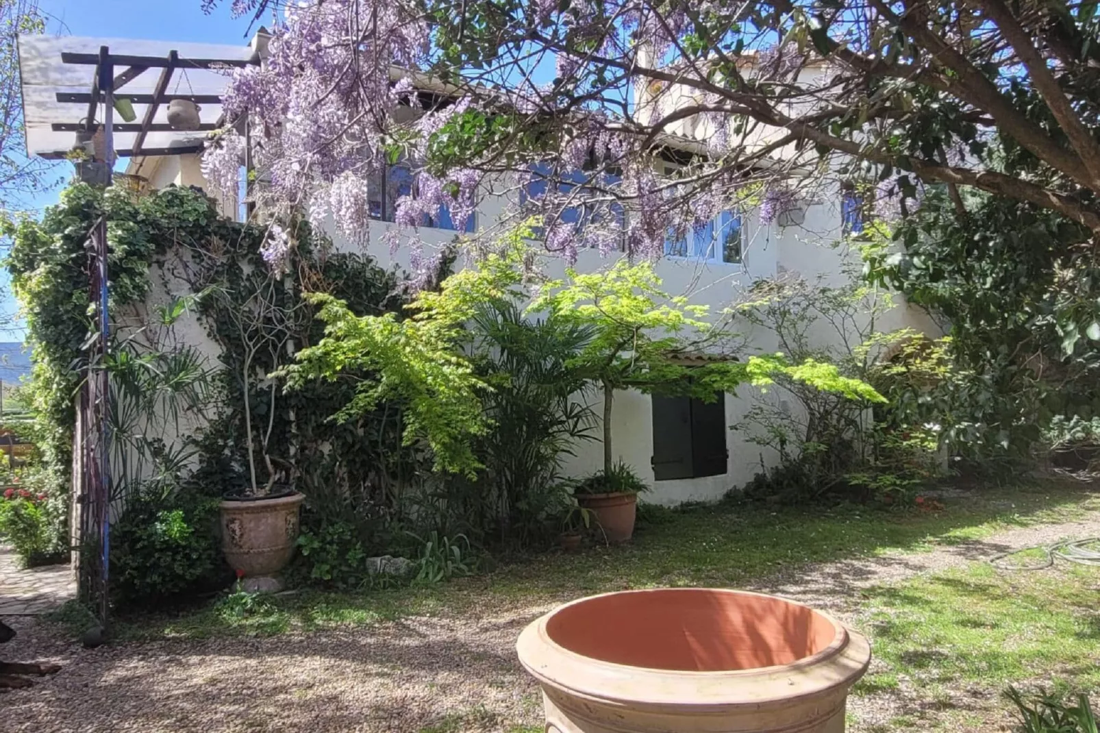 L'Aubépine-Exterior summer