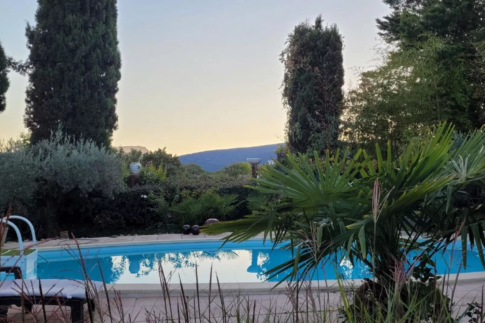 L'Aubépine-Pool