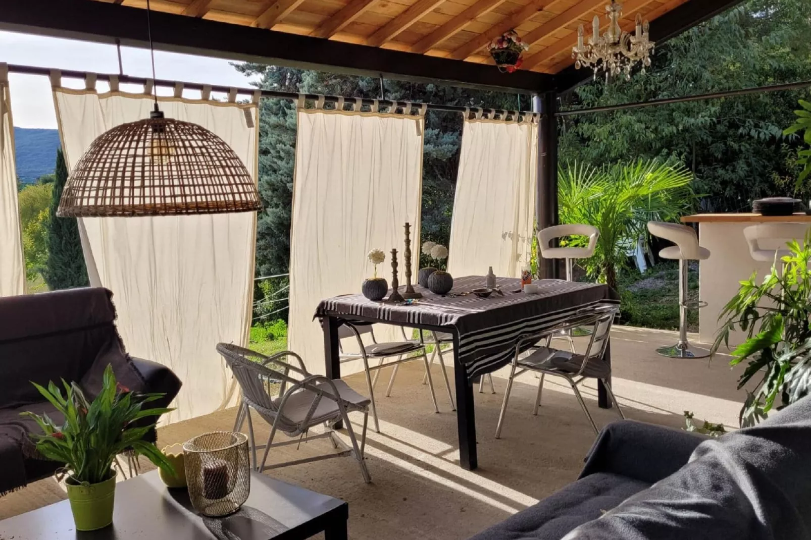 L'Aubépine-Terrace balcony
