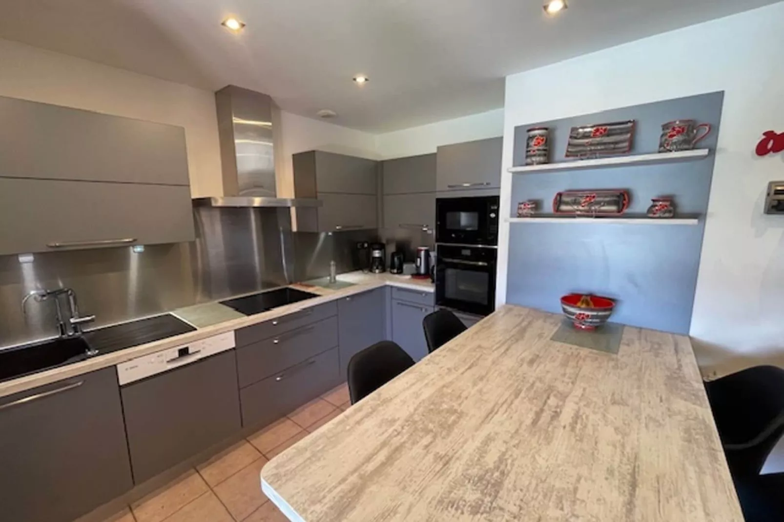VILLA FLOVIN-Kitchen