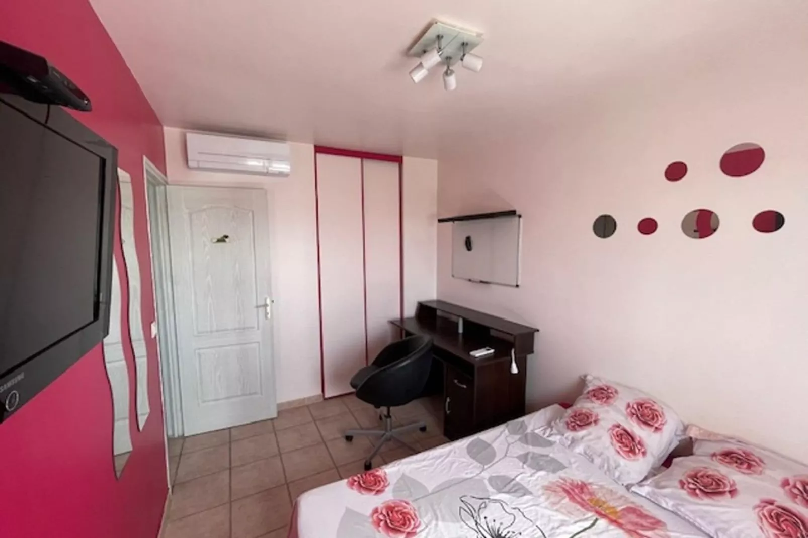 VILLA FLOVIN-Bedroom