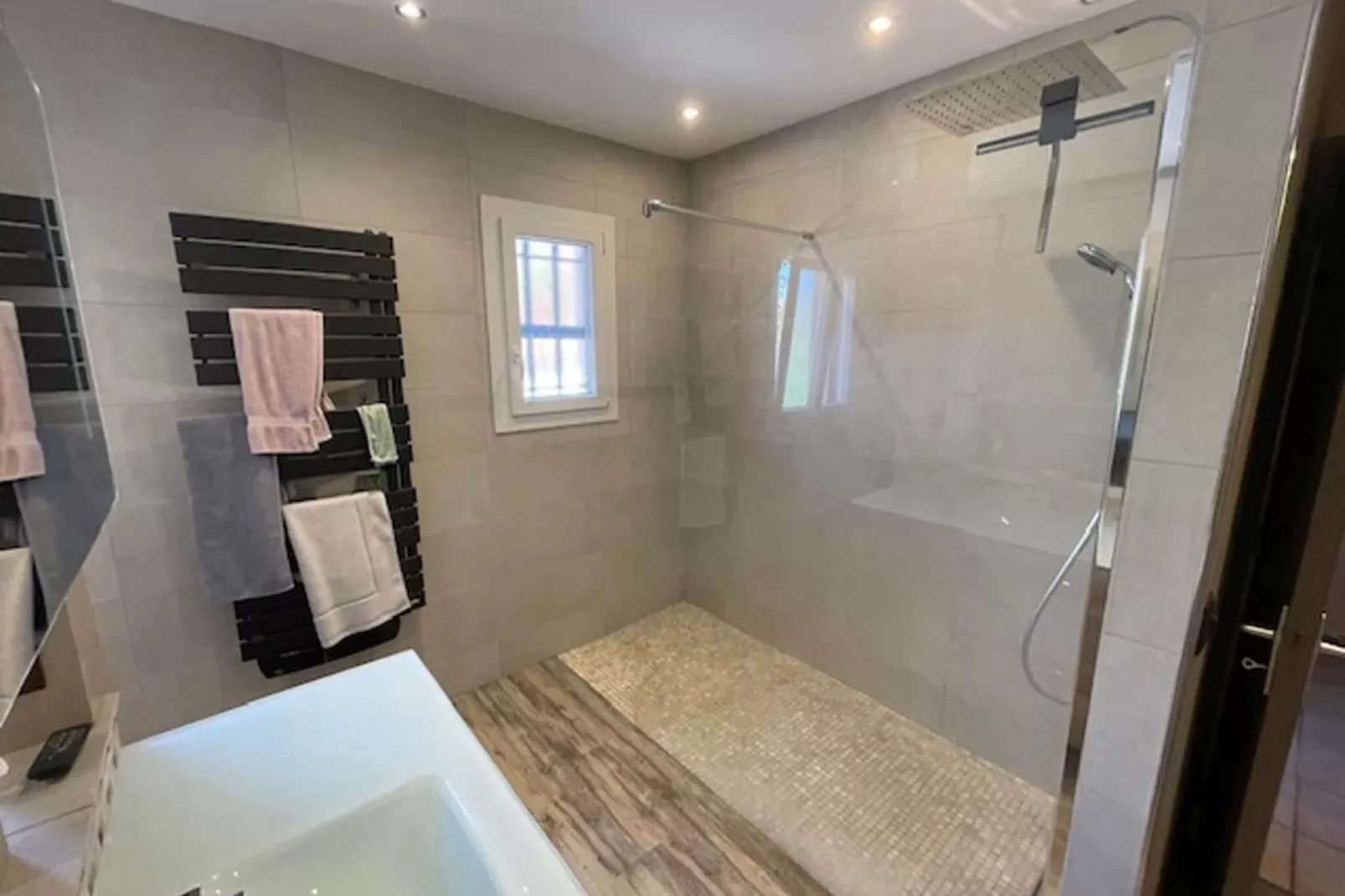 VILLA FLOVIN-Bathroom