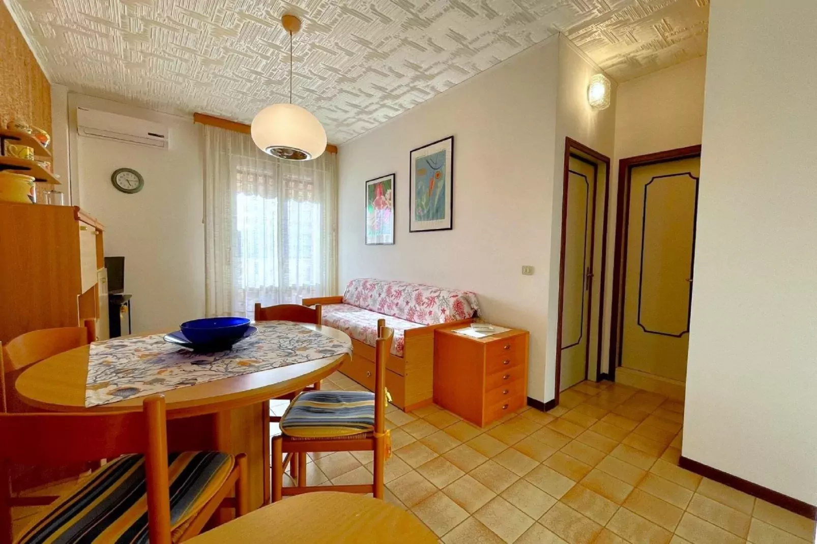 Nicesolo 34-Living room
