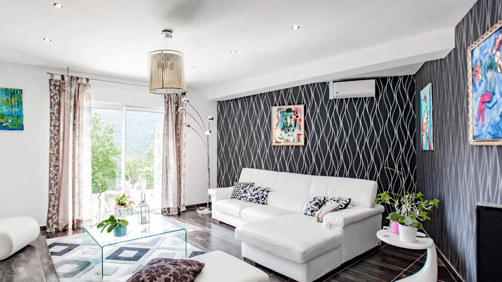 Lena-Living room
