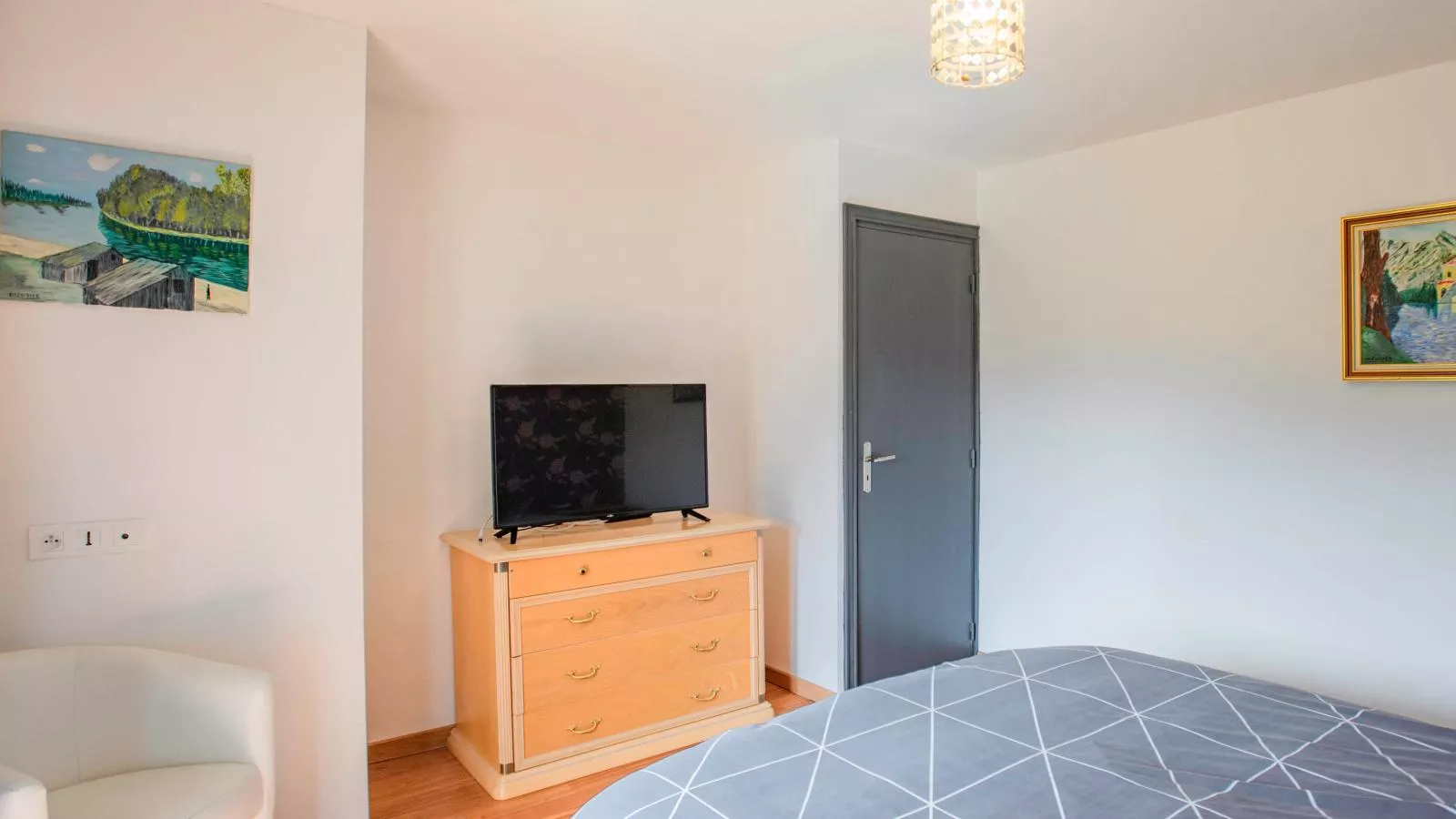 Lena-Bedroom