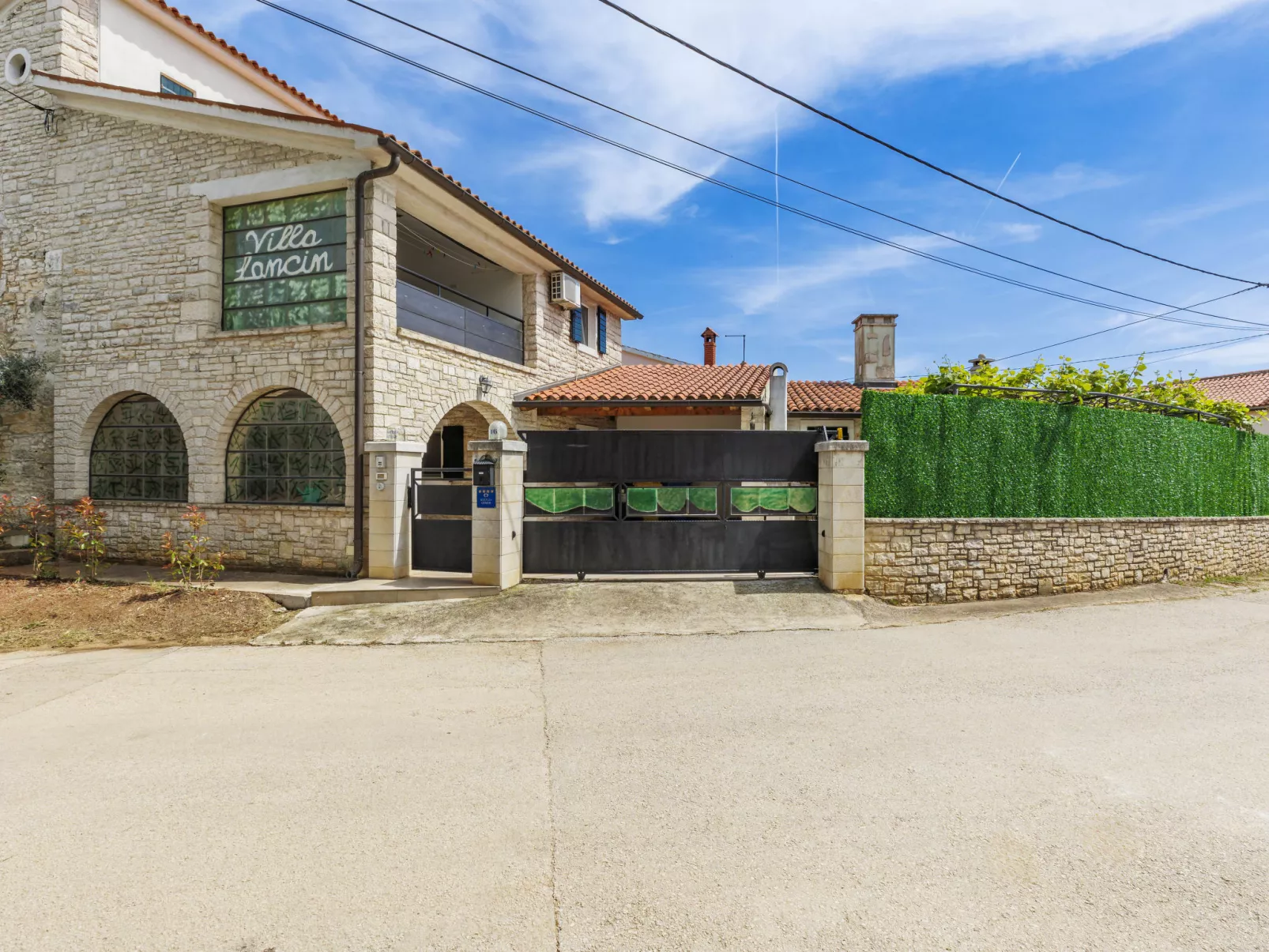 Villa Lancin-Dehors
