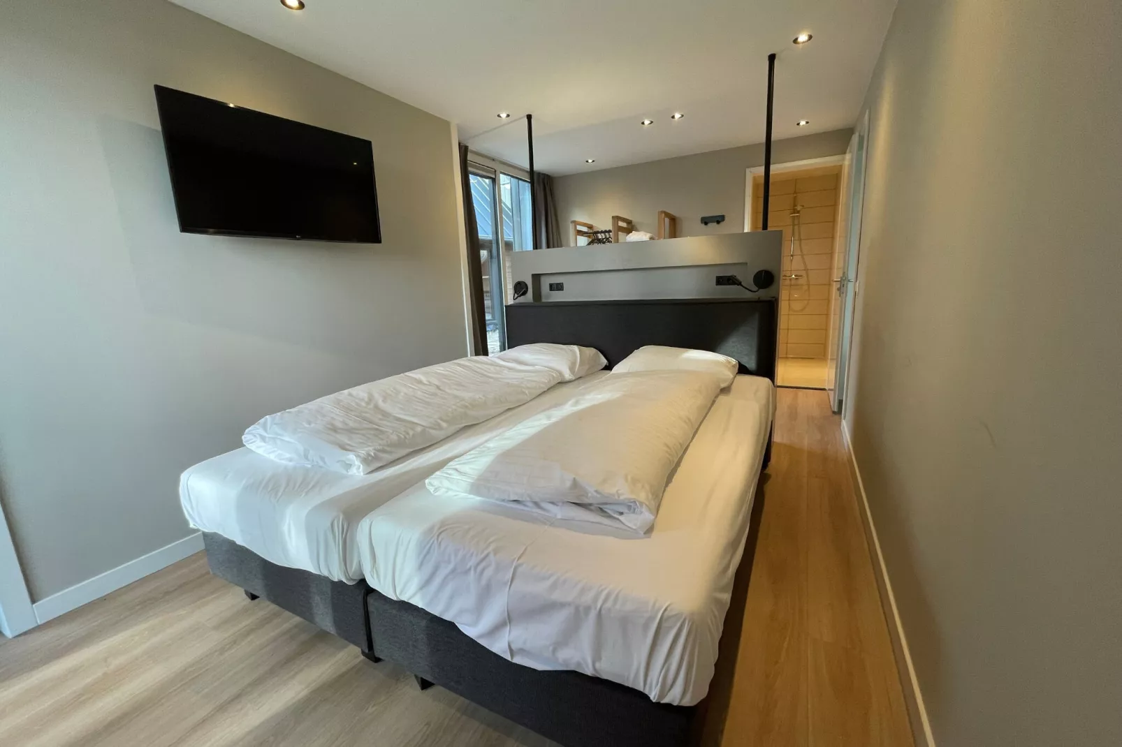 Bos Villa met Hottub  6 personen-Bedroom