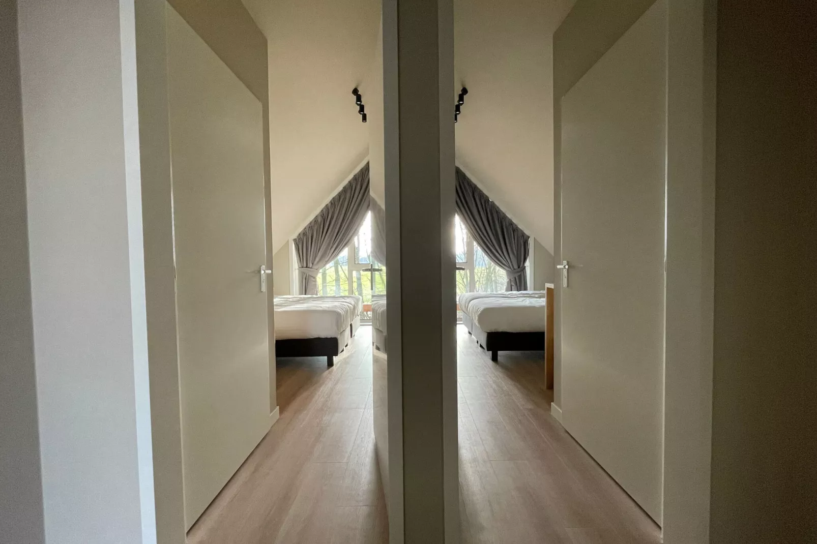 Bos Villa met Hottub  6 personen-Bedroom