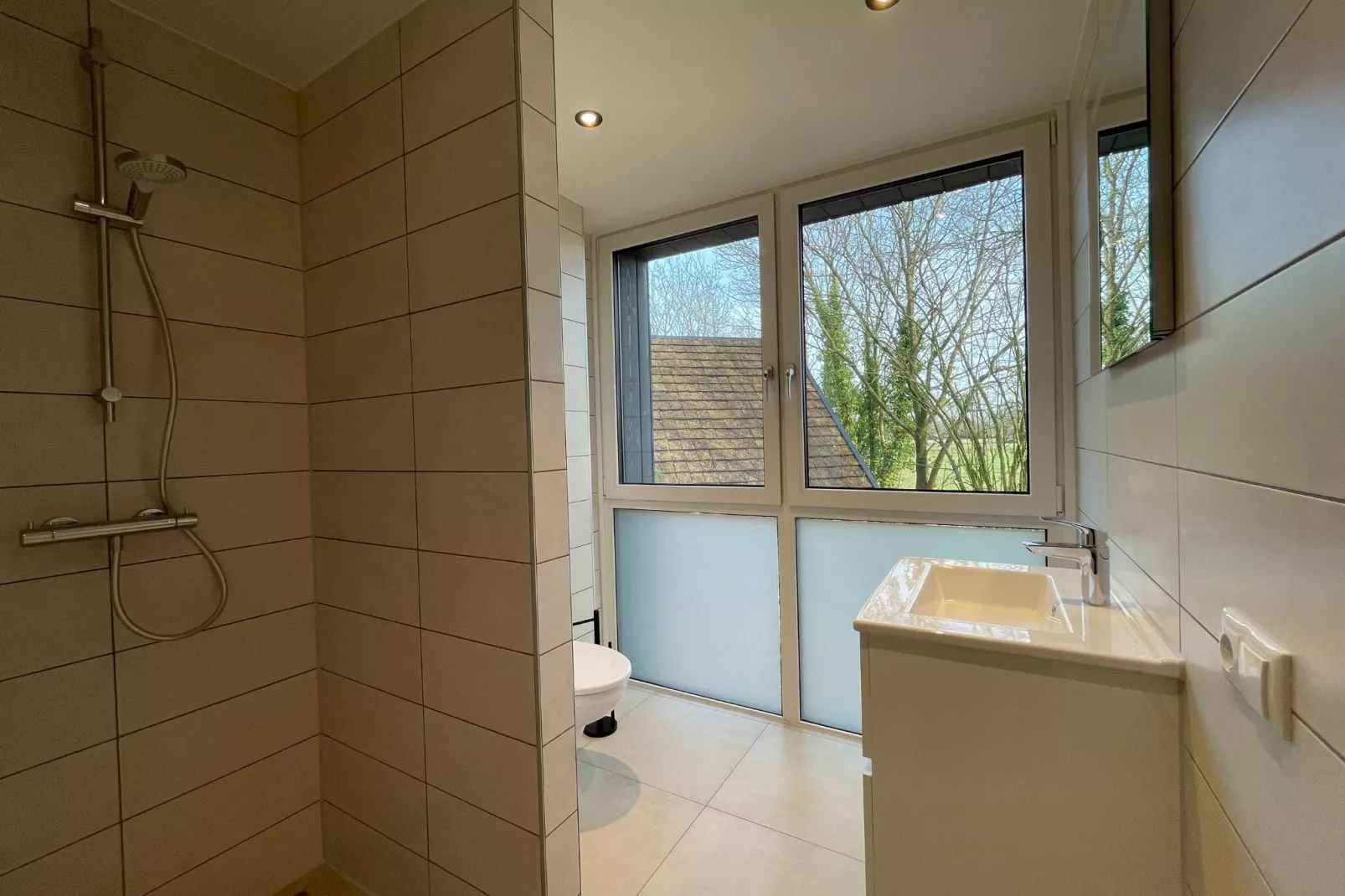 Bos Villa met Hottub  6 personen-Bathroom
