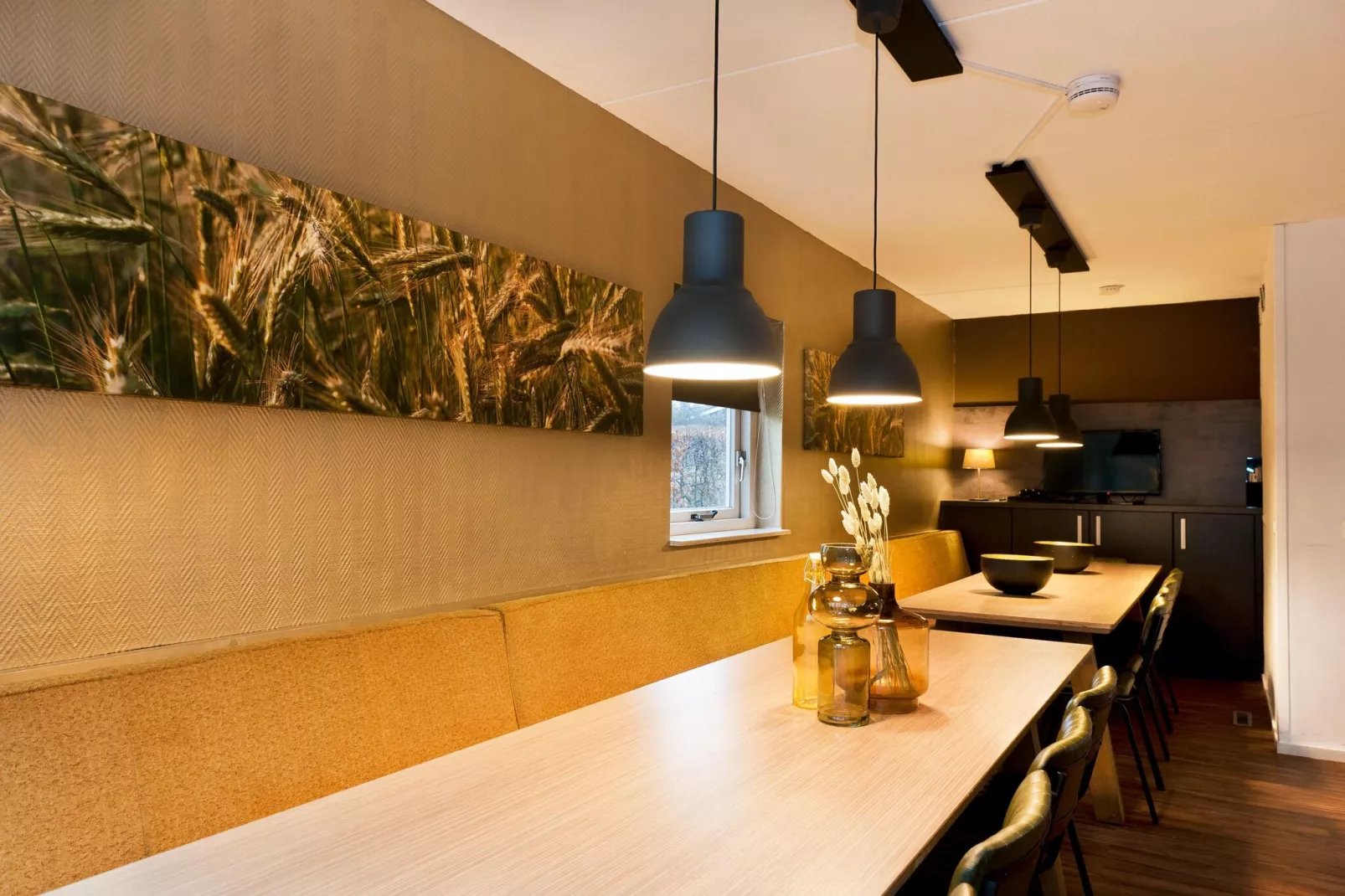 20 pers groot Abeltjeshuis Wellness de luxe met buitenspa-Dining room