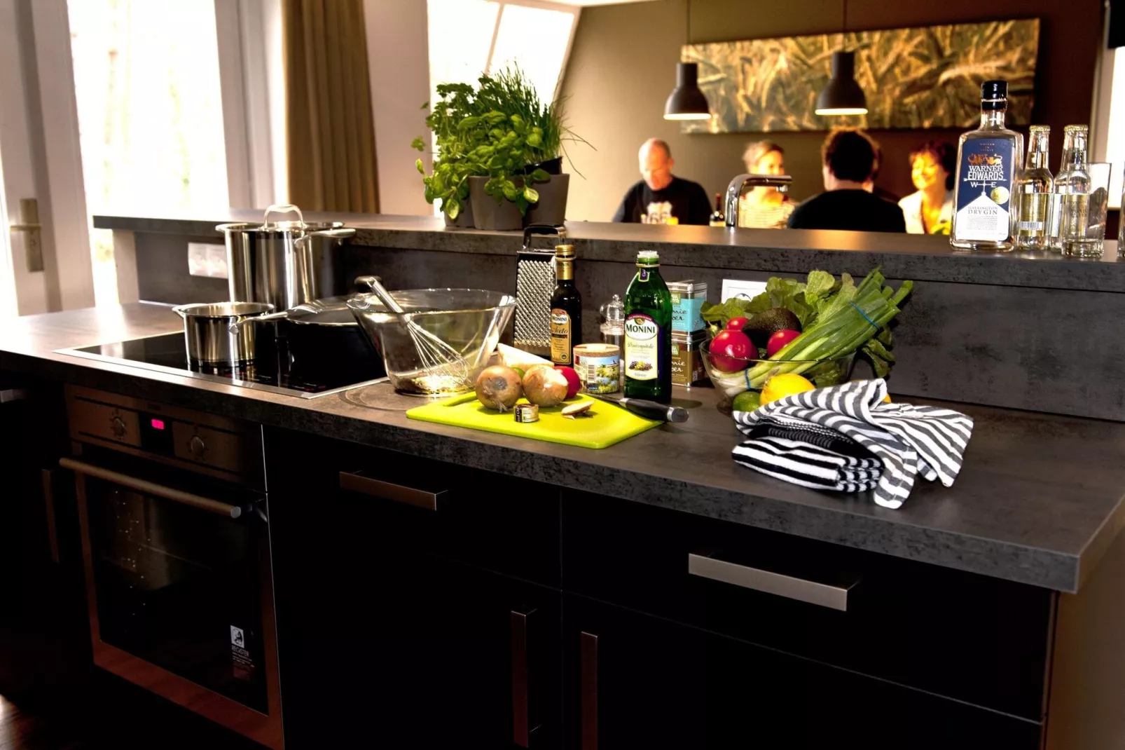 20 pers groot Abeltjeshuis Wellness de luxe met buitenspa-Kitchen