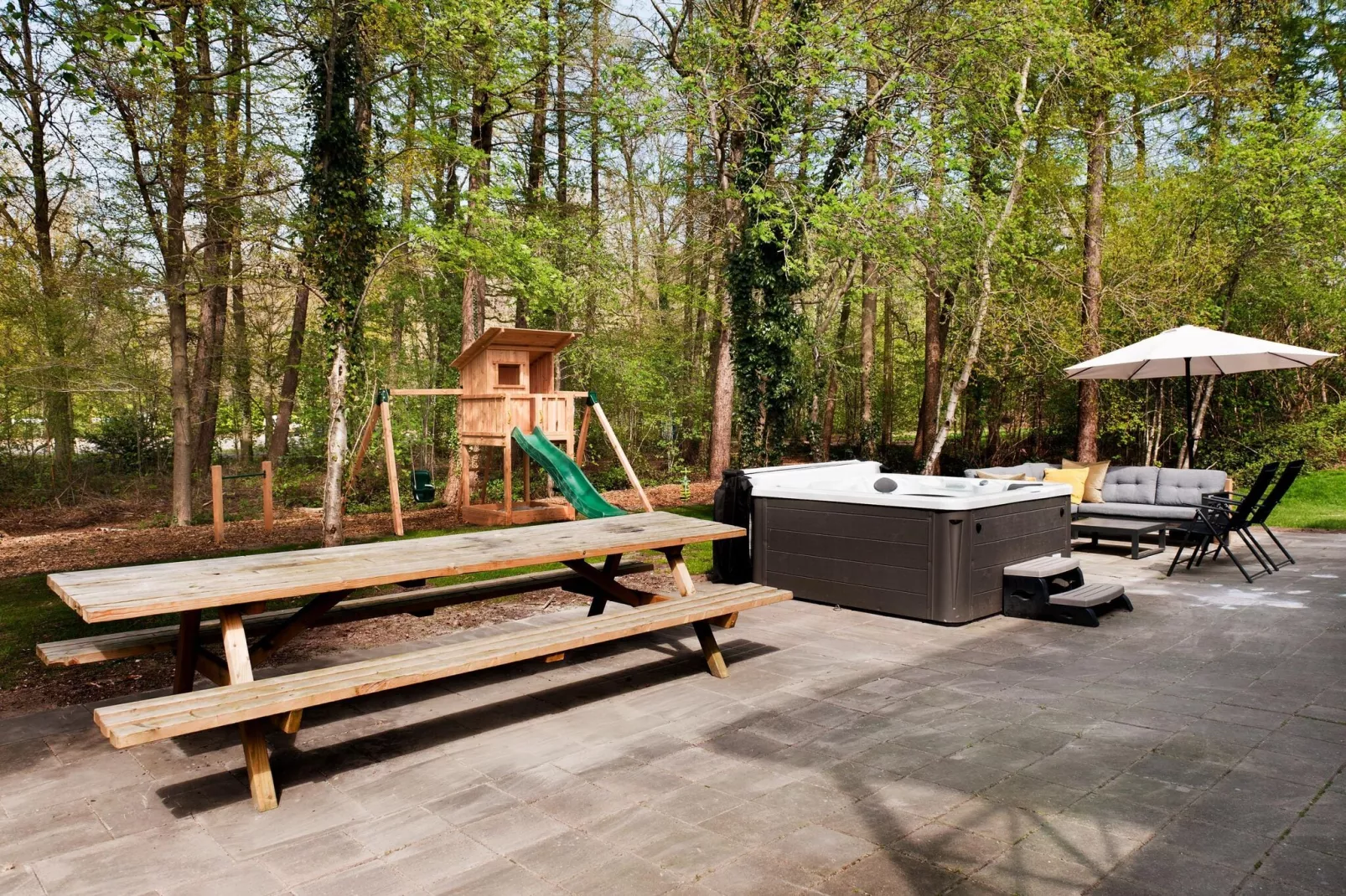 20 pers groot Abeltjeshuis Wellness de luxe met buitenspa-Terrace balcony