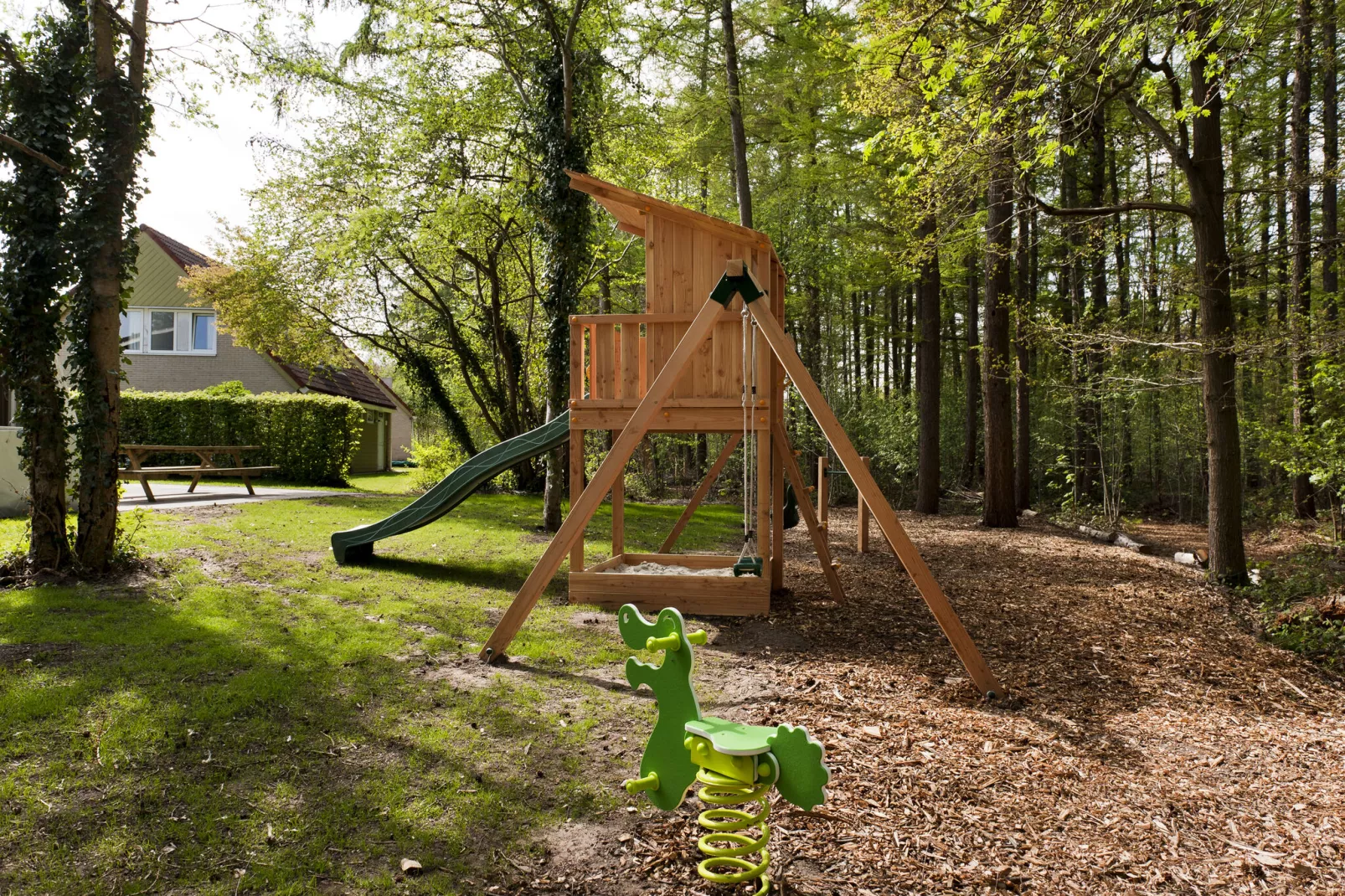 20 pers groot Abeltjeshuis Wellness de luxe met buitenspa-Gardens summer