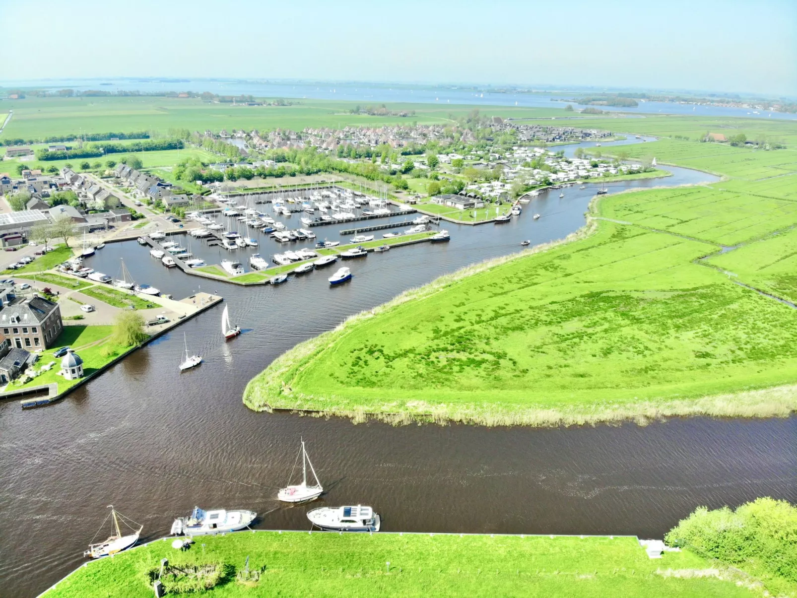 Harboursuite Woudsend incl. motorboot