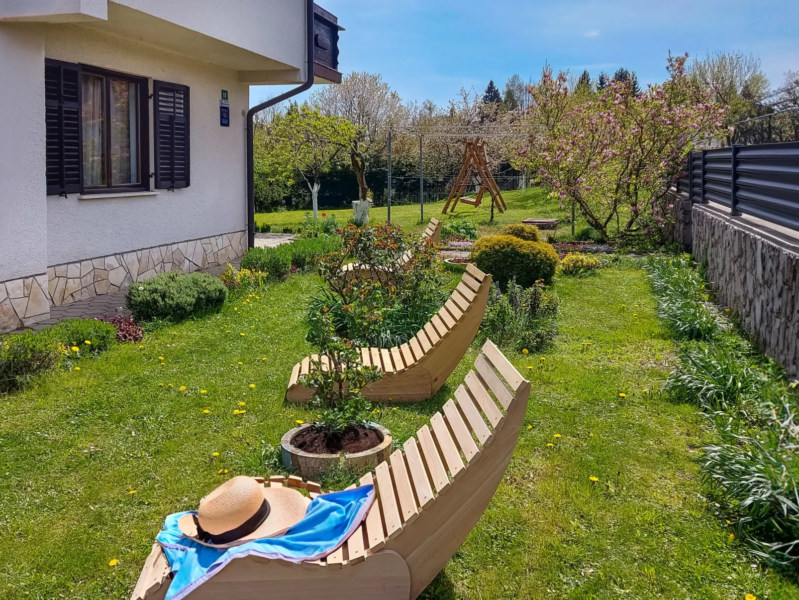 Relax & Play-Outside