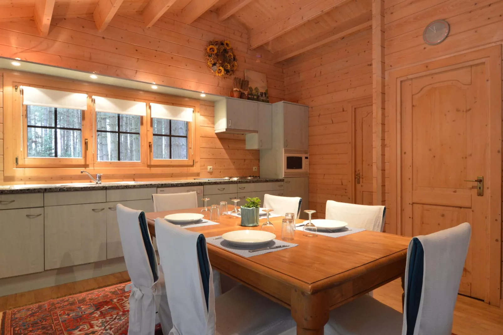 Kannaert-Dining room