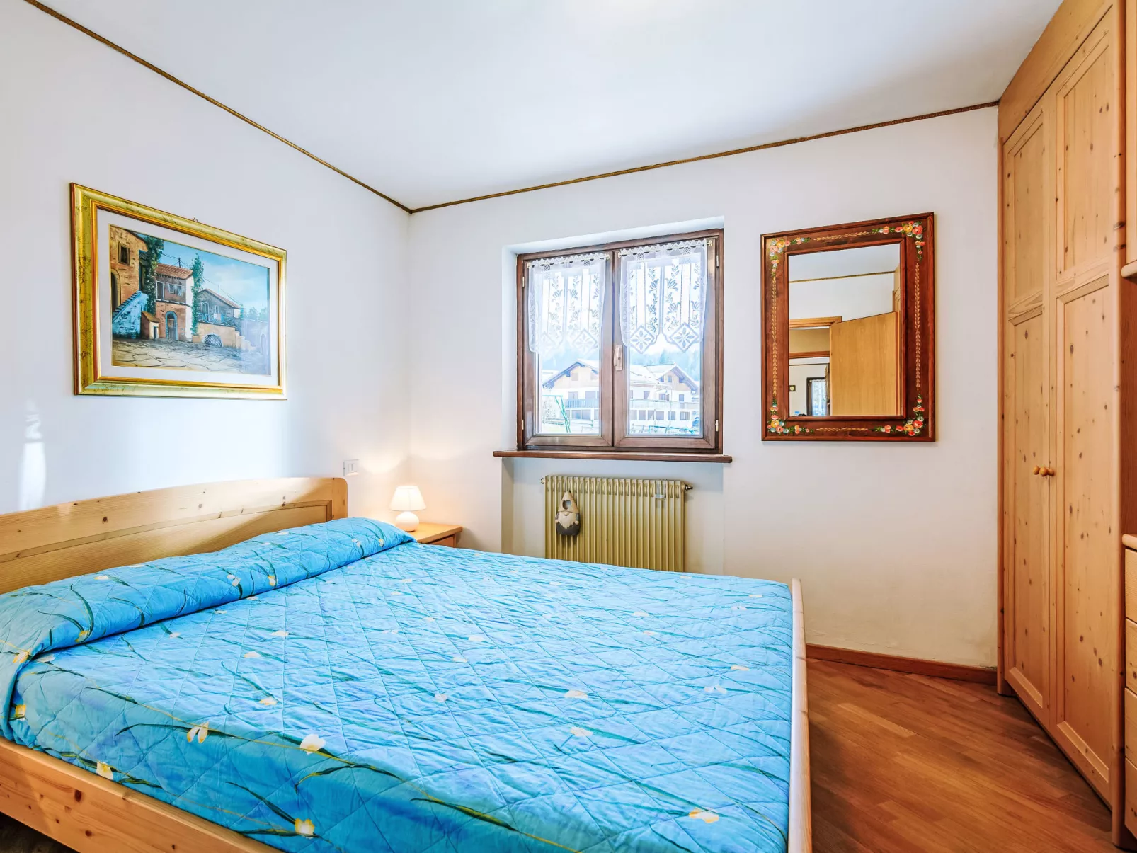 Apt 4-Inside