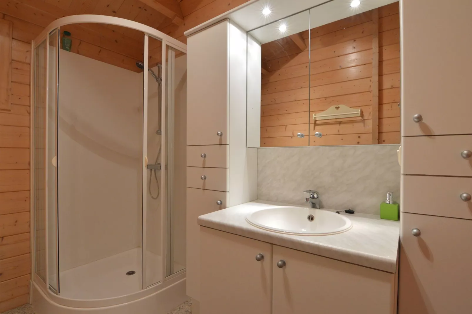 Kannaert-Bathroom