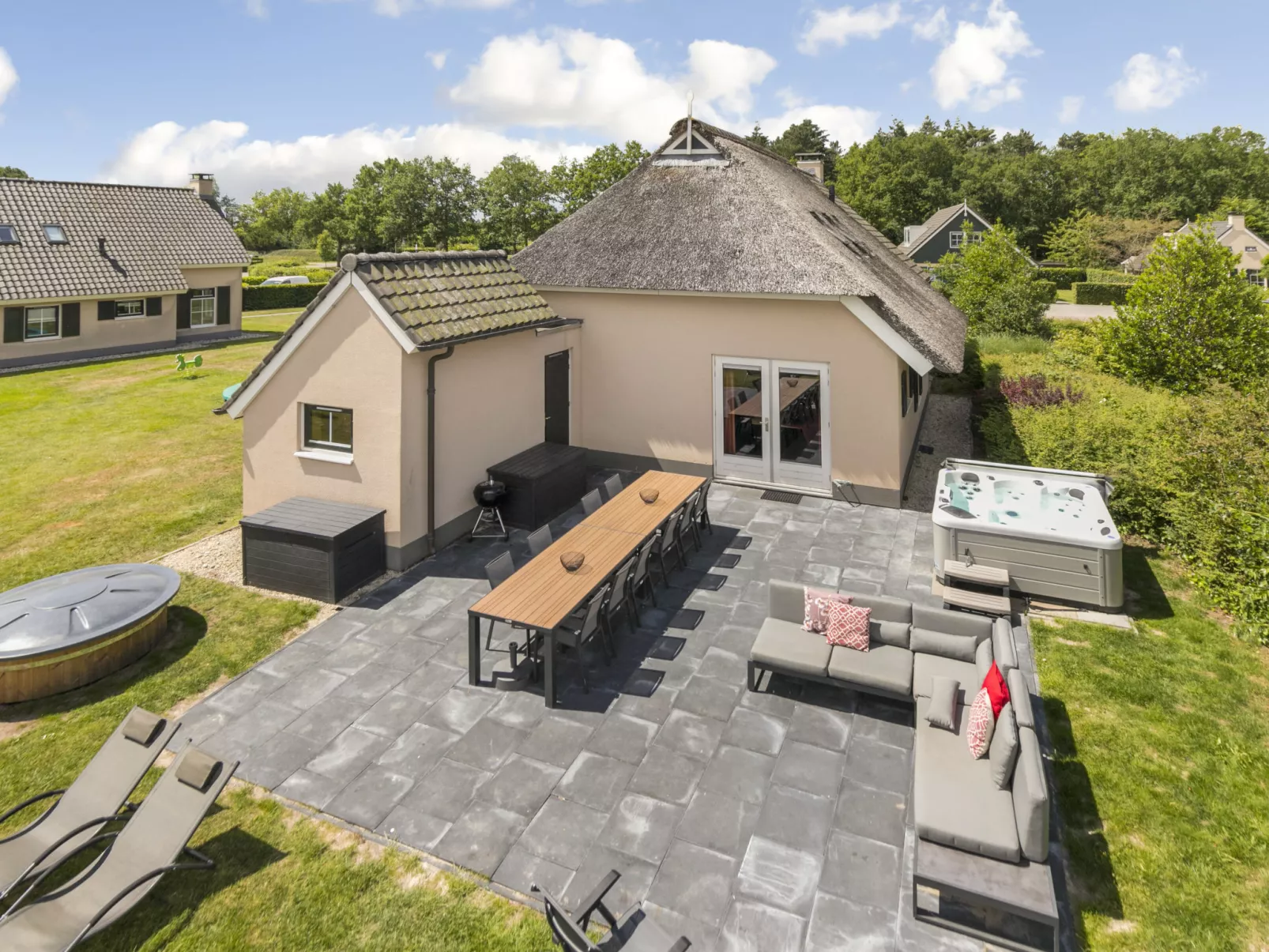 Lethehuis-Draußen