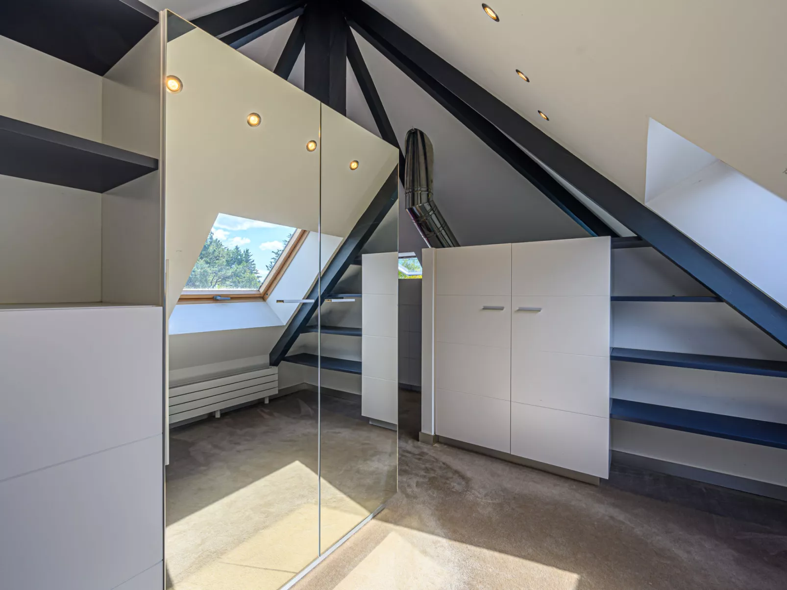 Villa Pyramide II-Inside