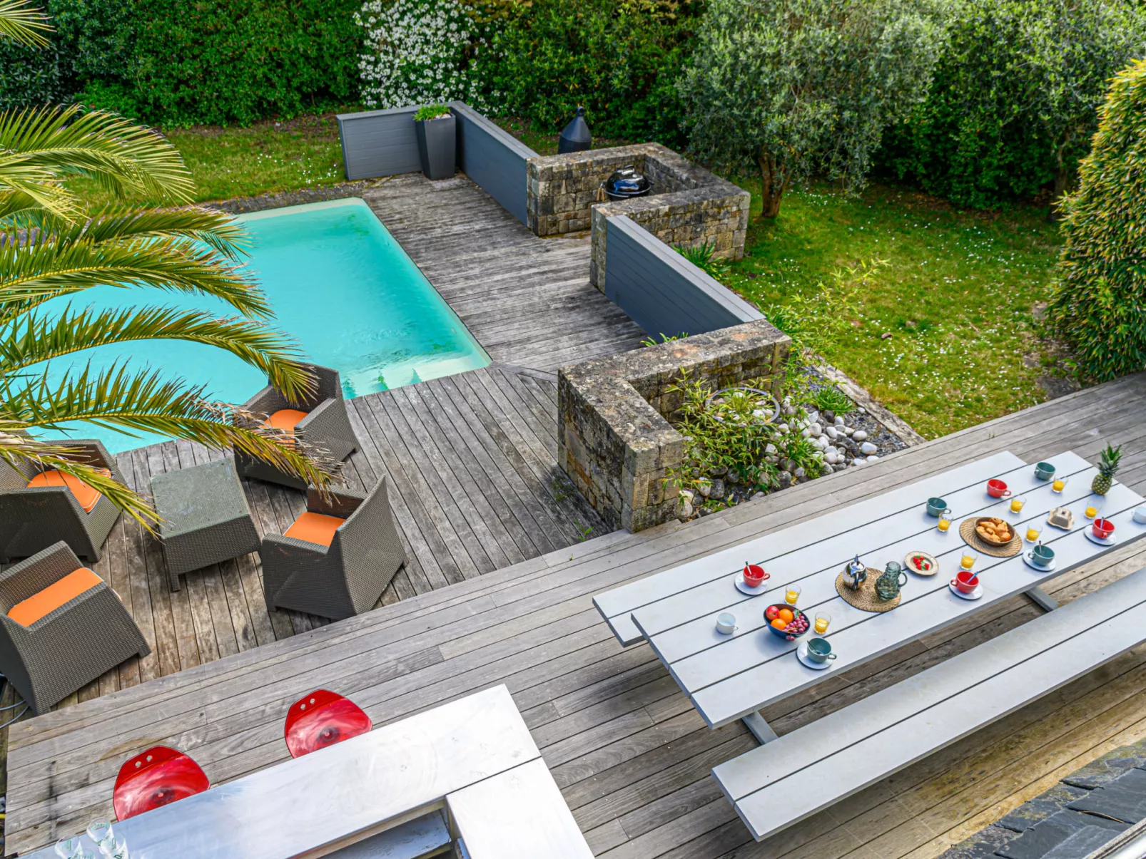 Villa Pyramide II-Outside