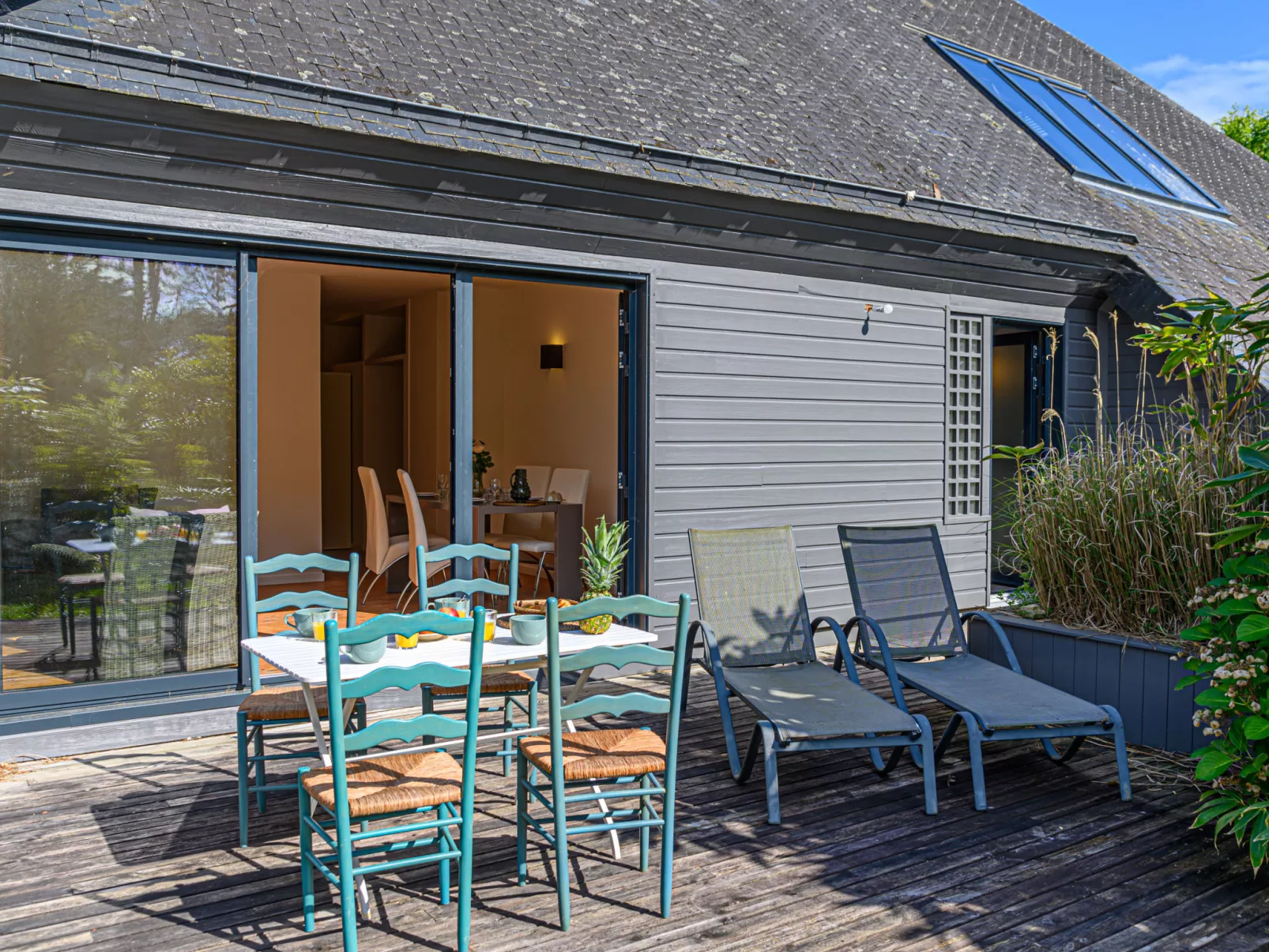 Villa Pyramide II-Outside