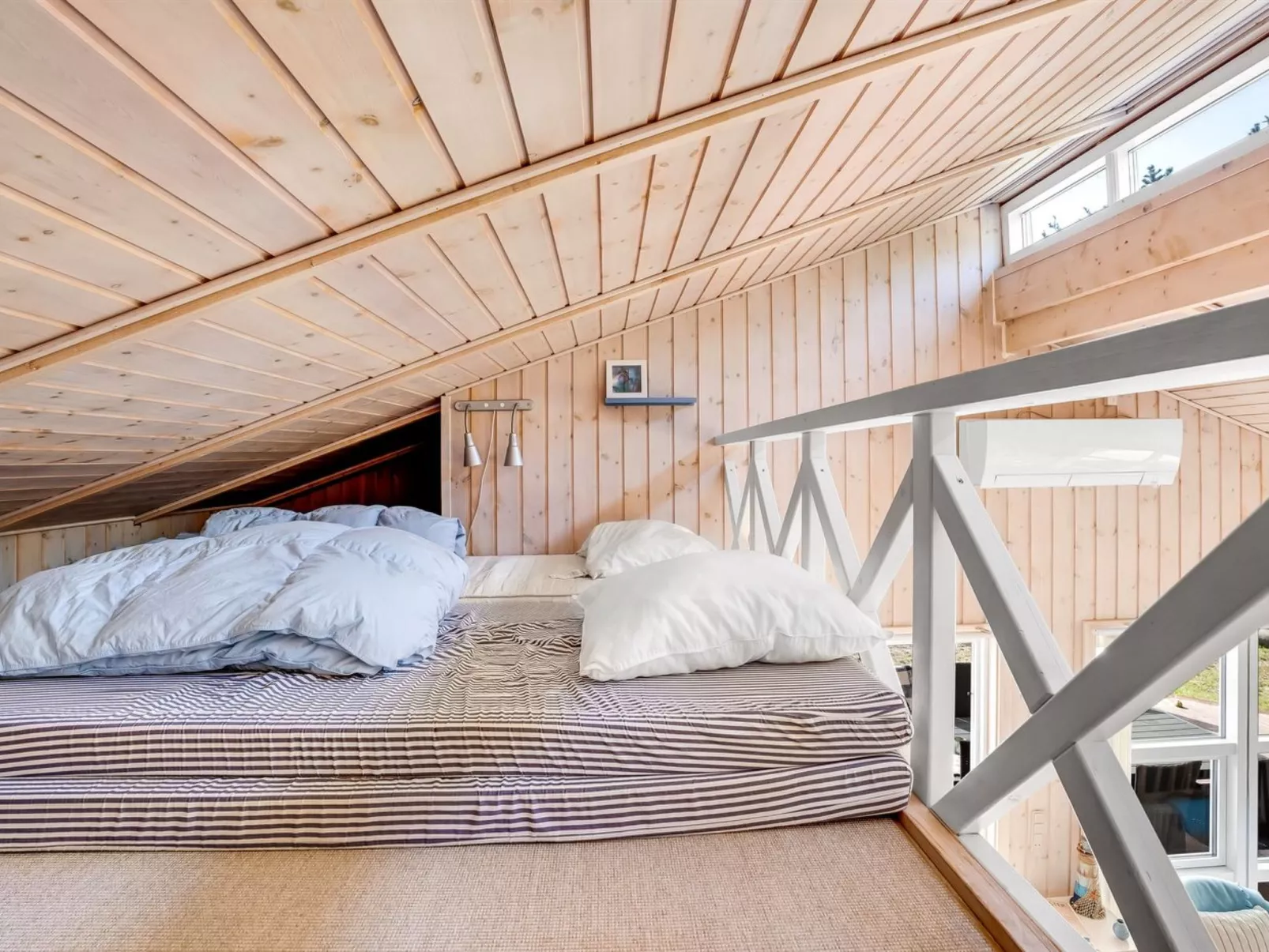 "Akseli" - 800m from the sea-Drinnen