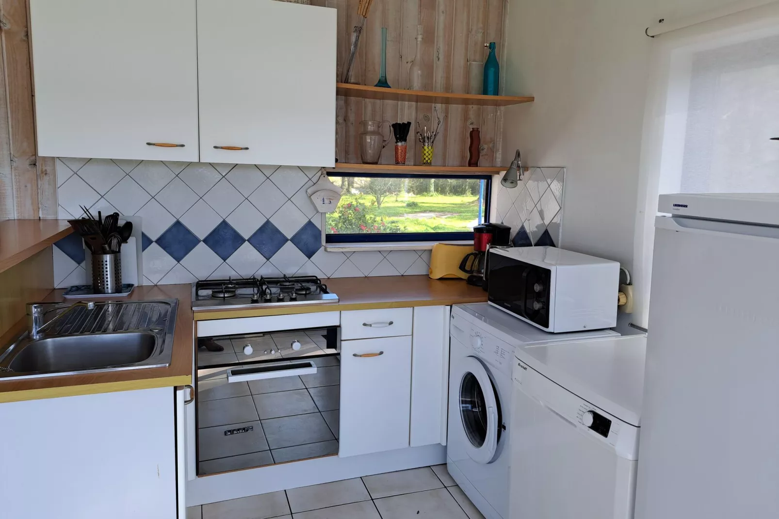 Ferienhaus vom Meer umgeben Hanvec-Kitchen