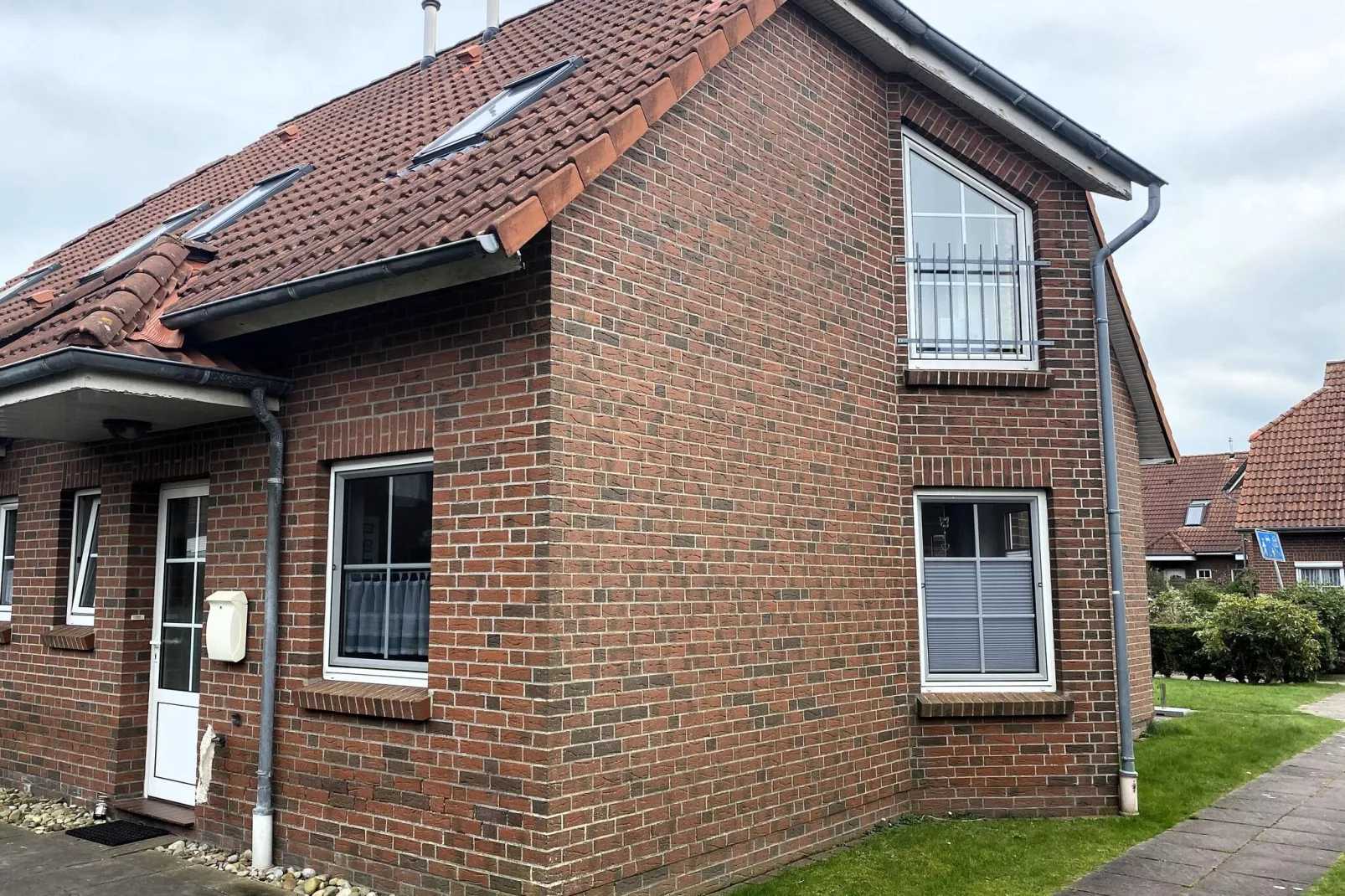 Doppelhaushälfte mit Sonnenterrasse in Neßmersiel-Exterior summer