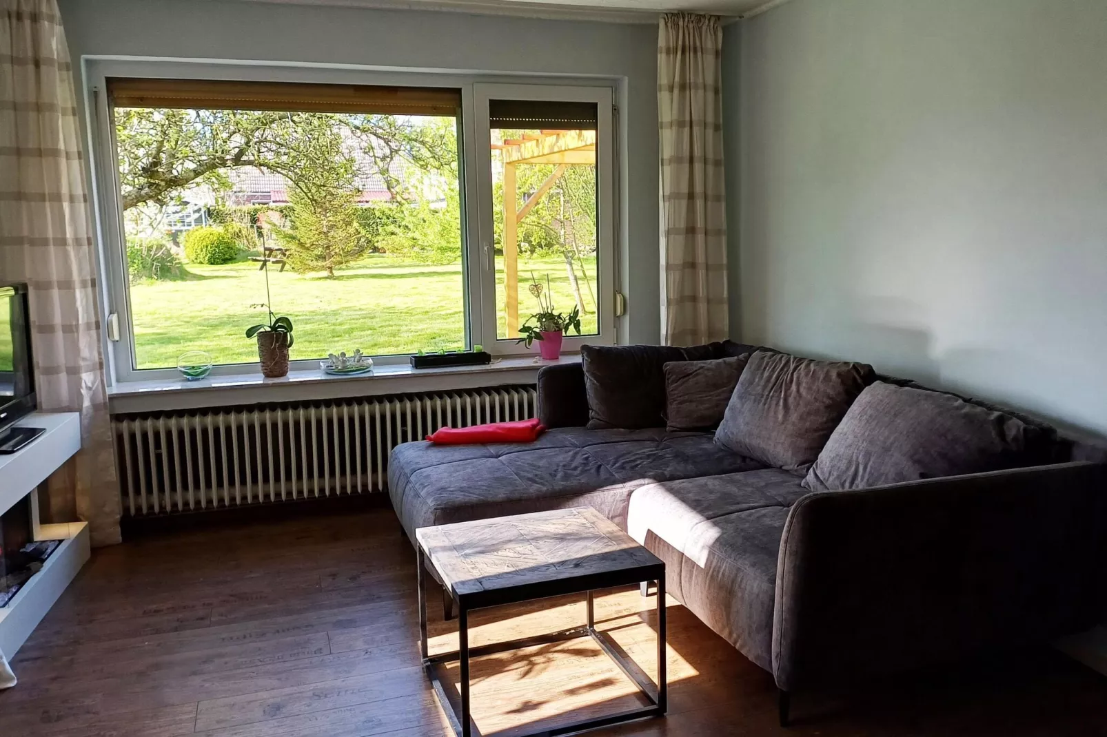 Ferienhaus mit großem Grundstück in Friederikensiel-Salon