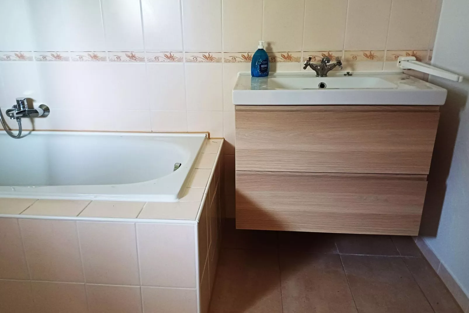 Ferienhaus mit großem Grundstück in Friederikensiel-Salle de bain