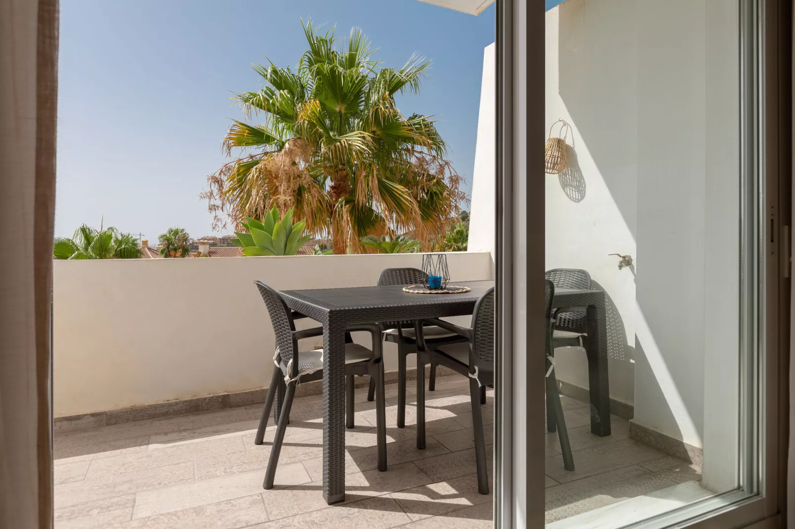 Calanova-Exterior summer
