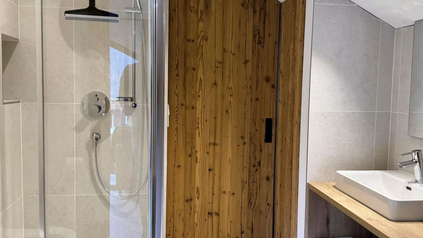 Alpenlodge Pettneu Lodge 1-Bathroom