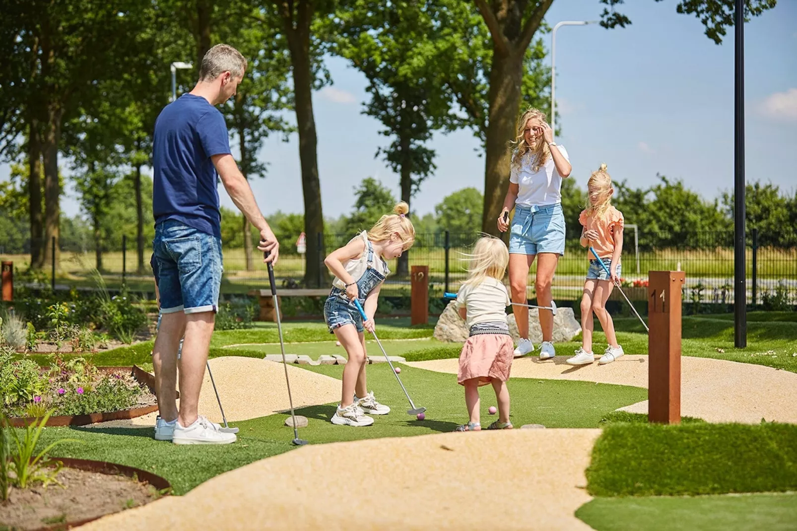 Buitenhof De Leistert 8-Park facilities