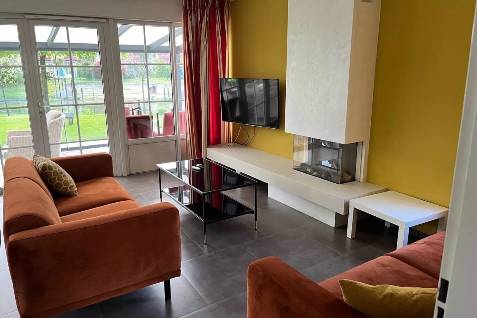 Vakantiepark Hellendoorn 6-Living room