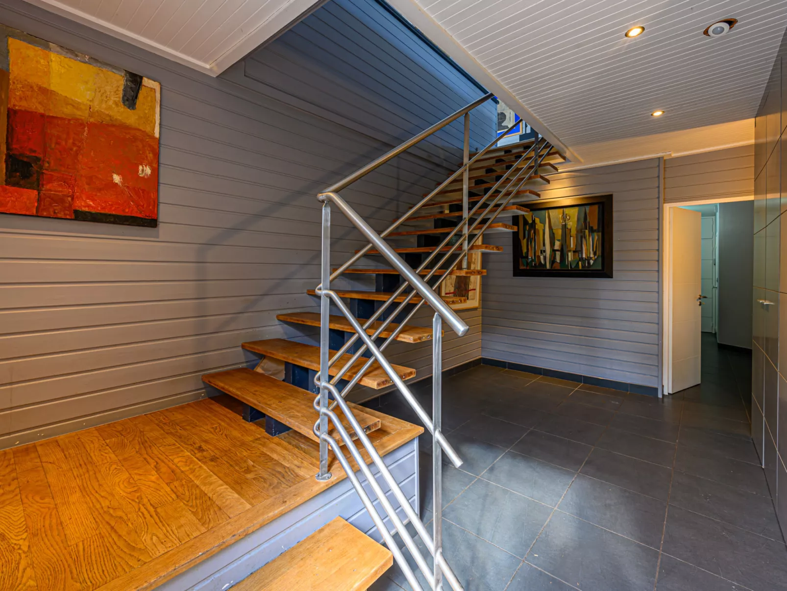 Villa Pyramide II-Inside