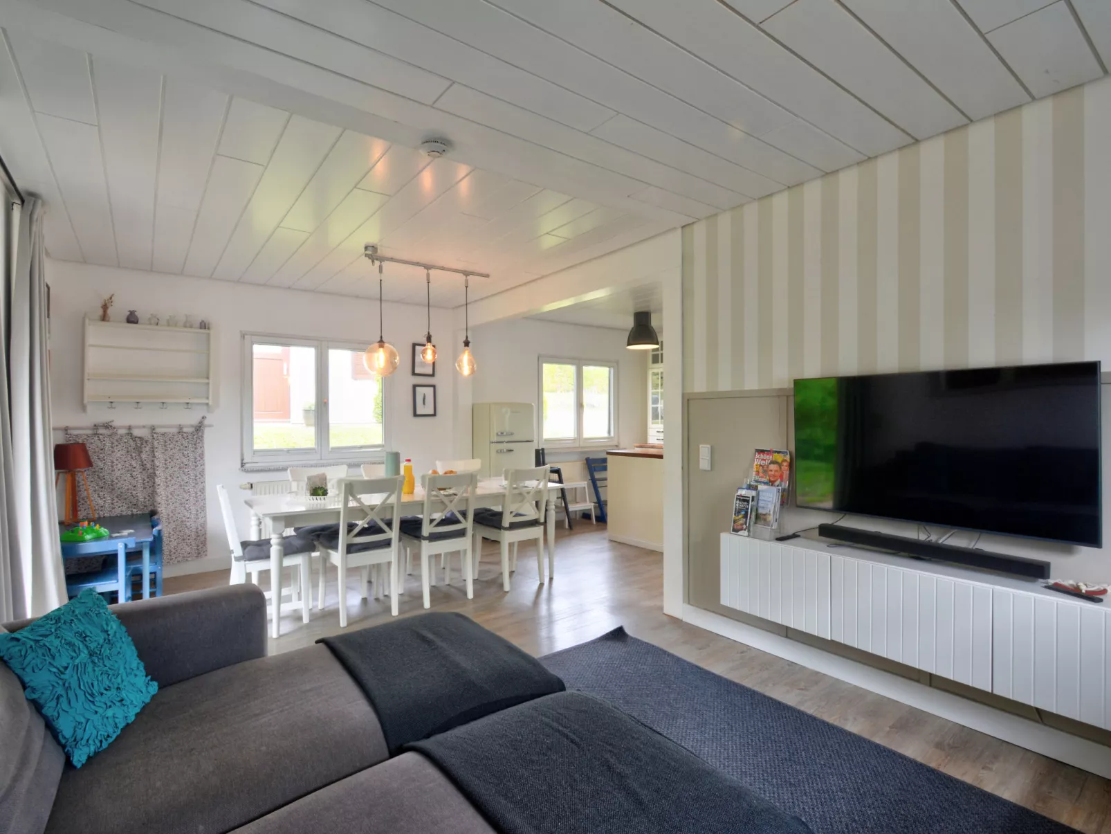 Dorf 4/Haus 10-Drinnen