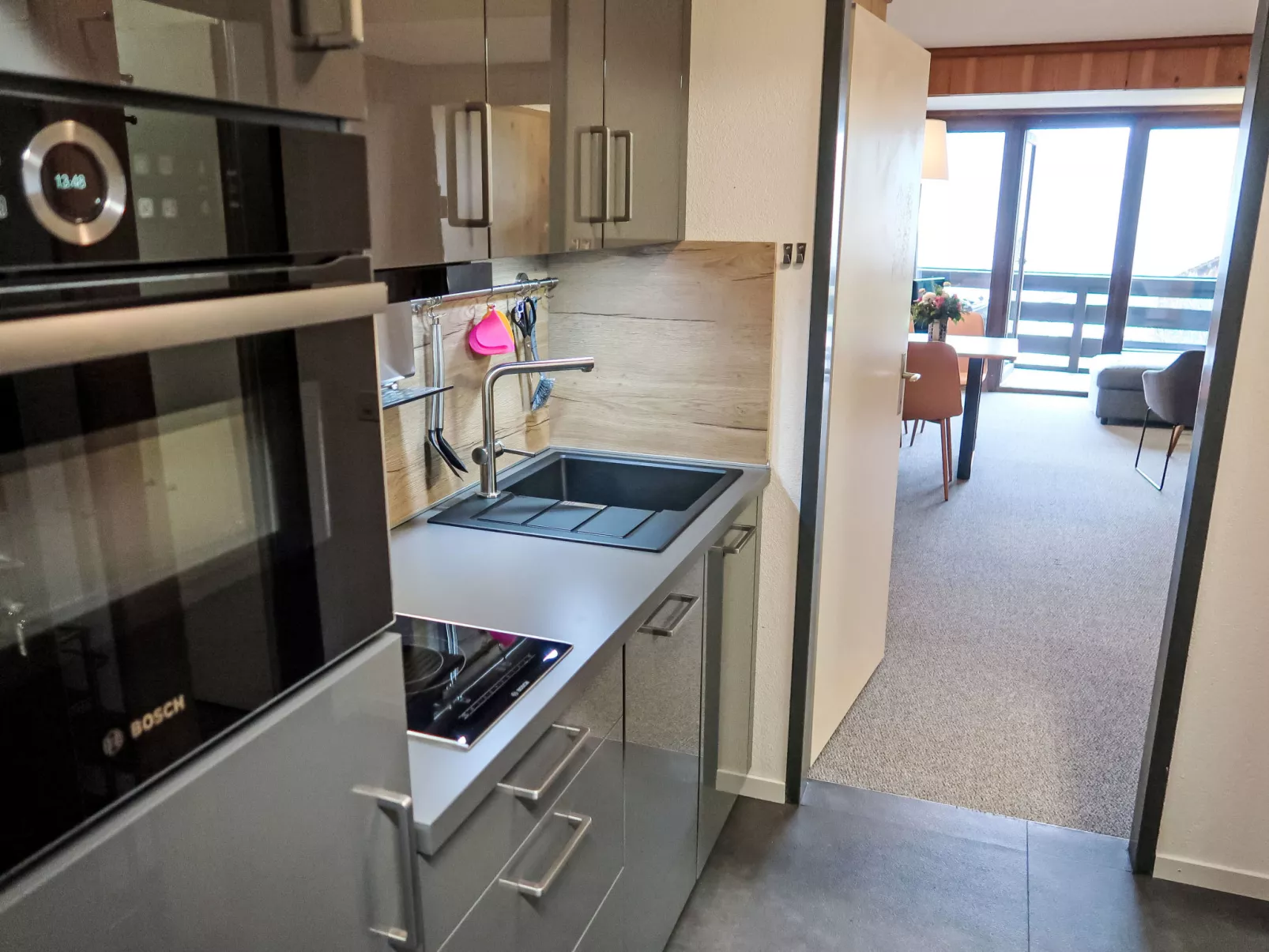Apt B 033 - Inside