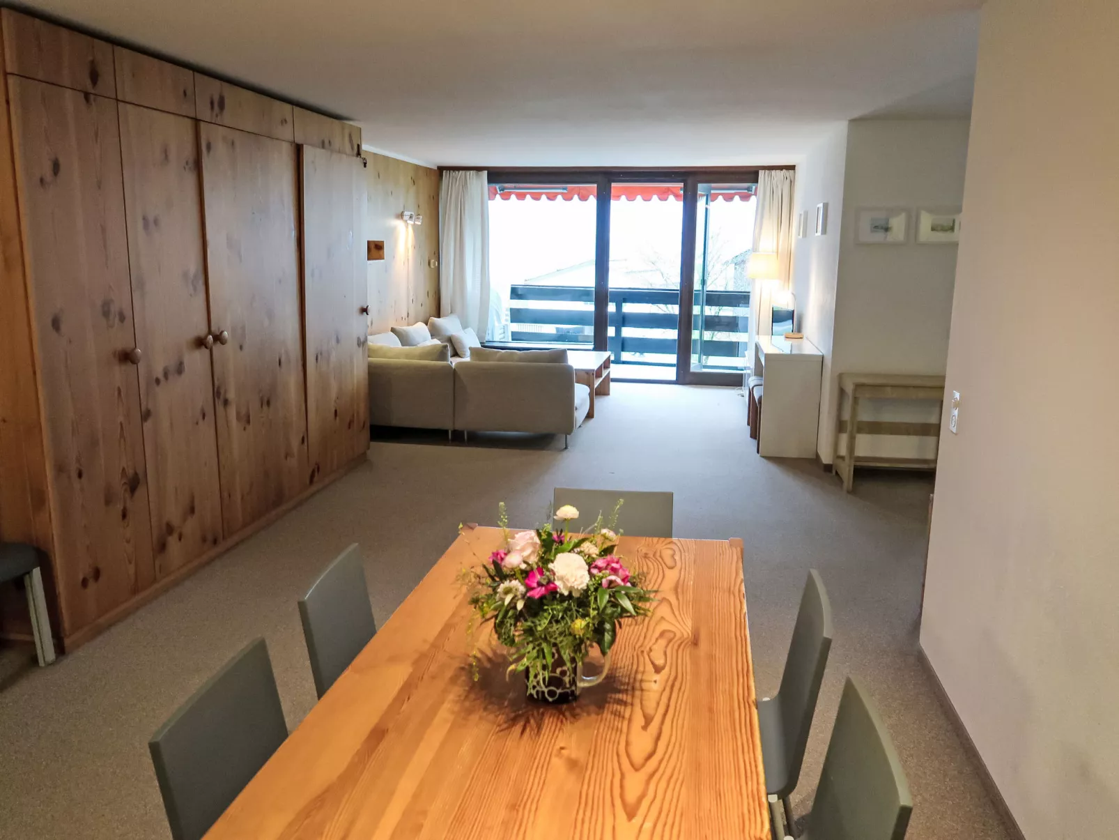 Apt B 022-Drinnen