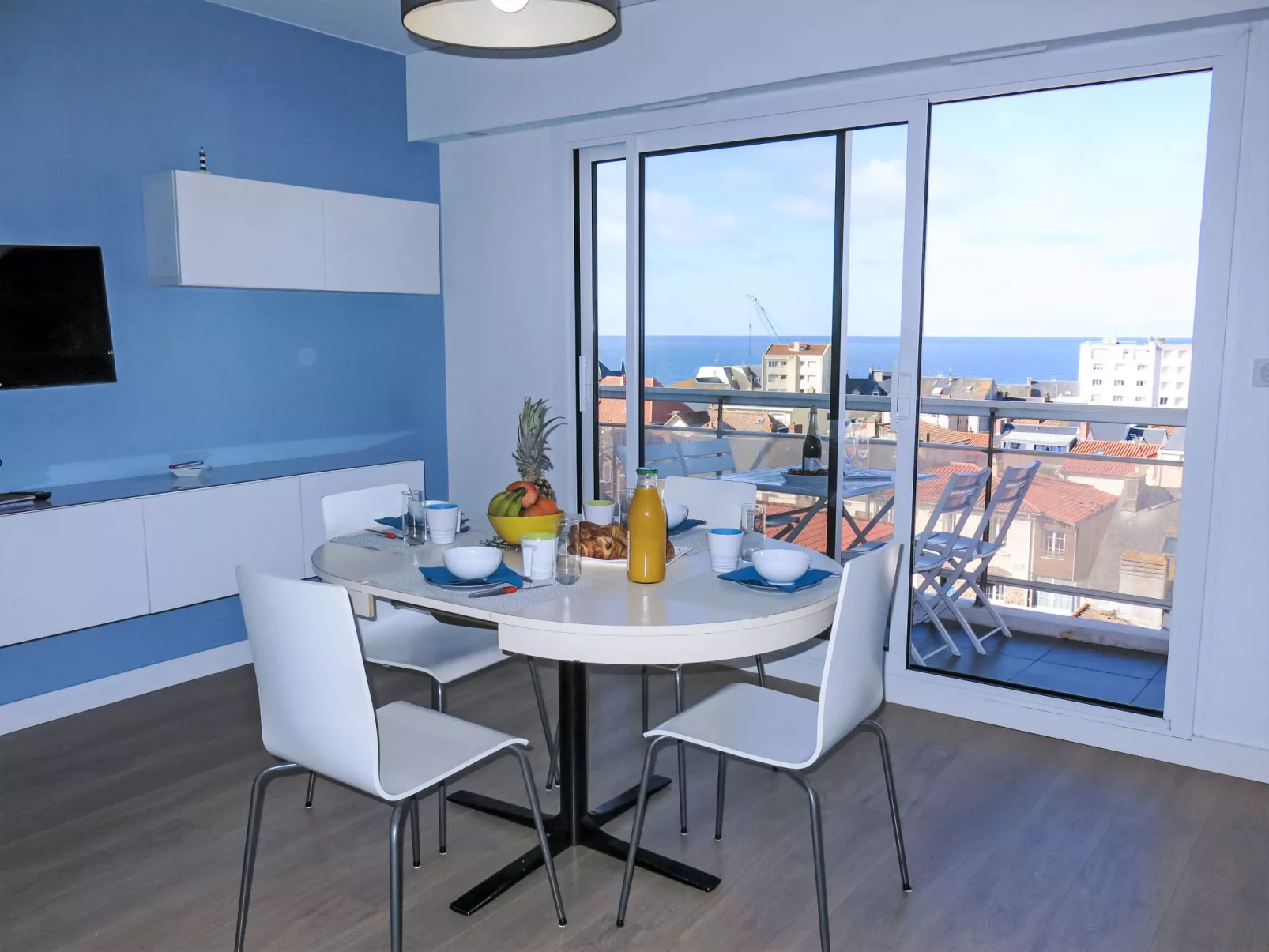 L'Hippocampe T2 balcon et large vue mer-Inside
