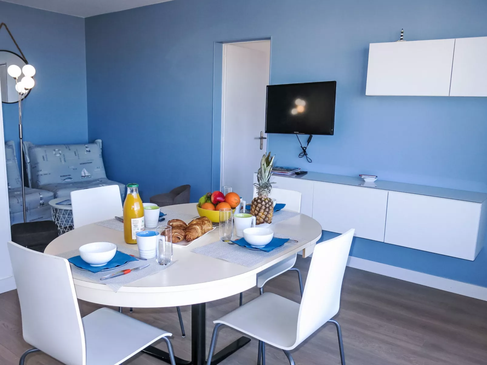 L'Hippocampe T2 balcon et large vue mer-Inside