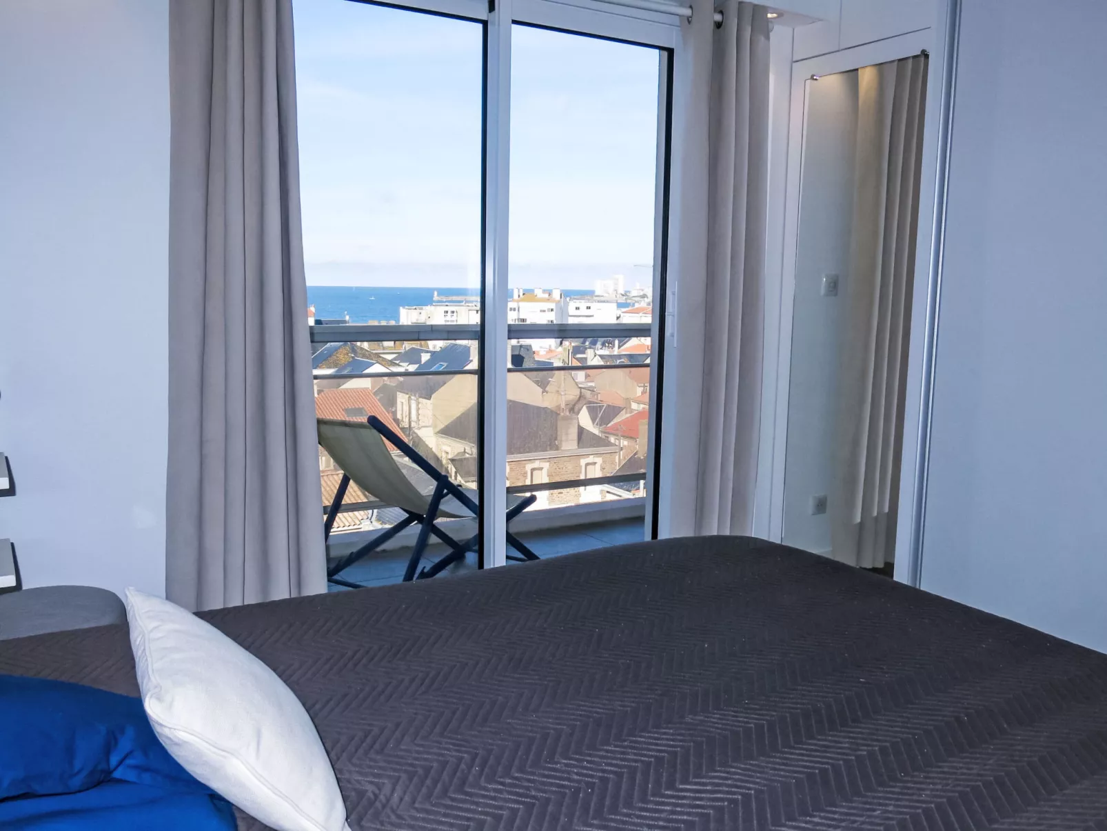 L'Hippocampe T2 balcon et large vue mer-Inside