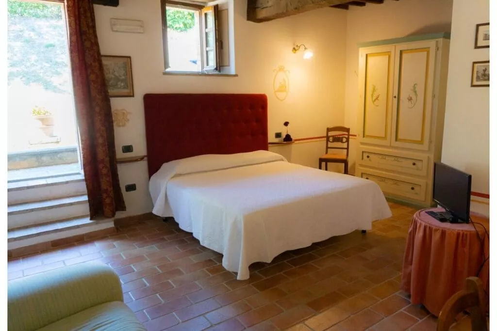 405372-Bedroom